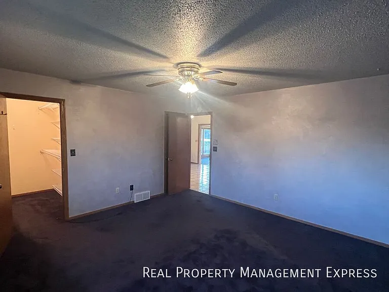 4409 E 20th St — Photo 11