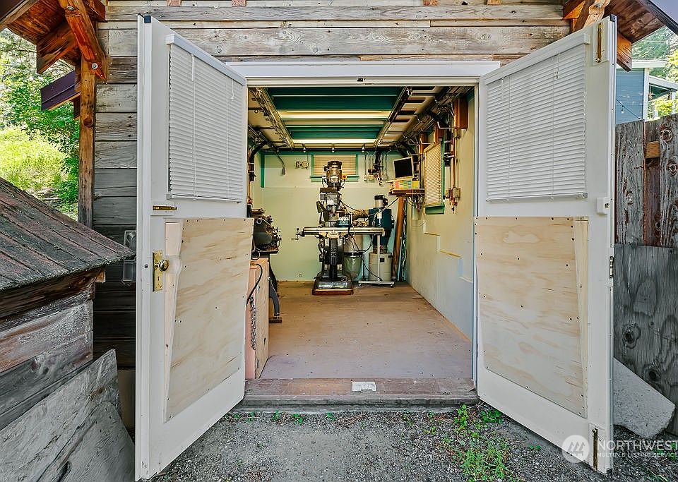 102 N 5th St, Roslyn, WA 98941 MLS NWM2078154 Zillow