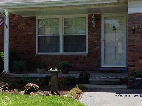 1999 Teaneck Cir photo 1