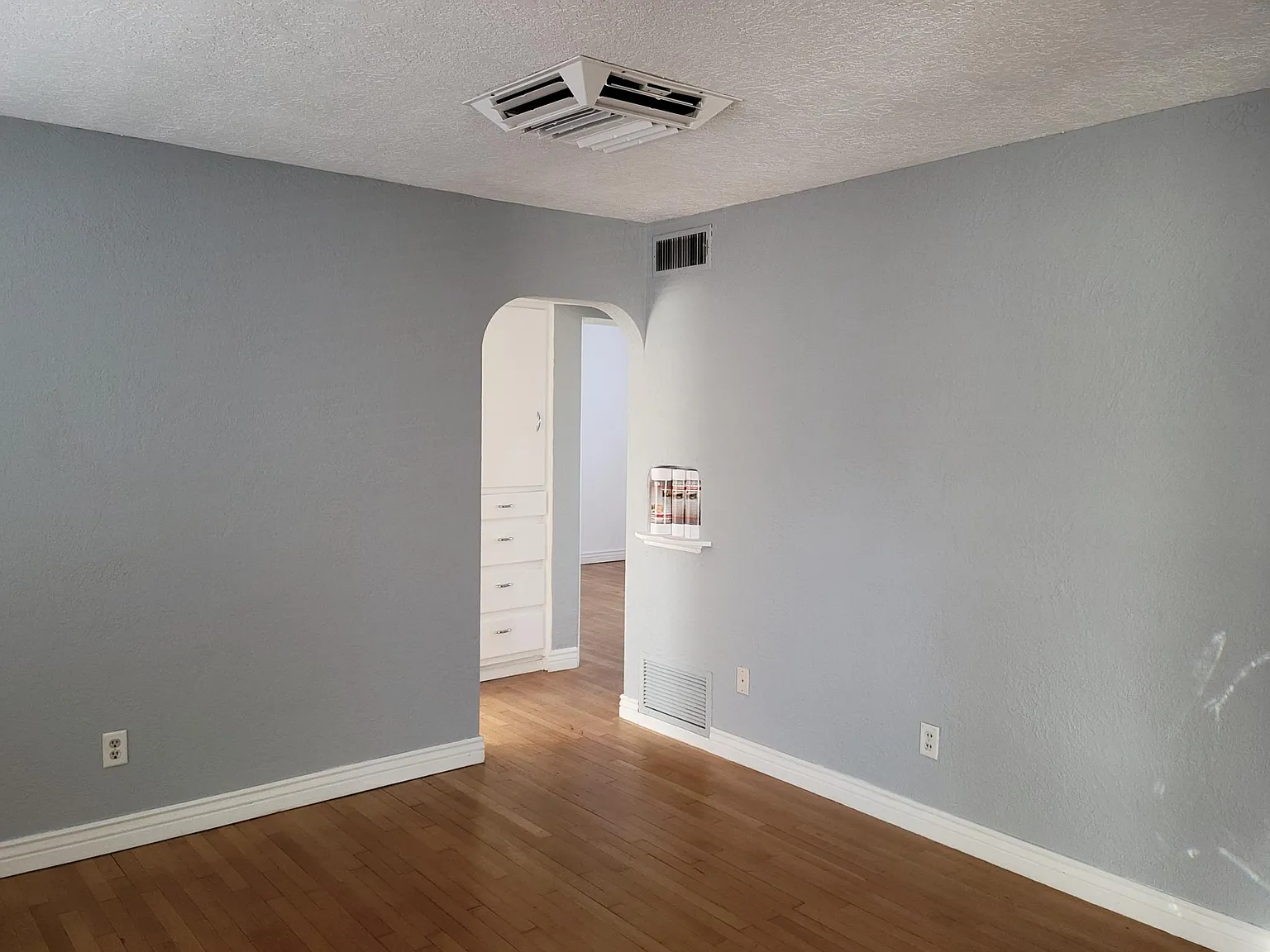 3 bed, 1066 sqft, $1,775 — Photo 4