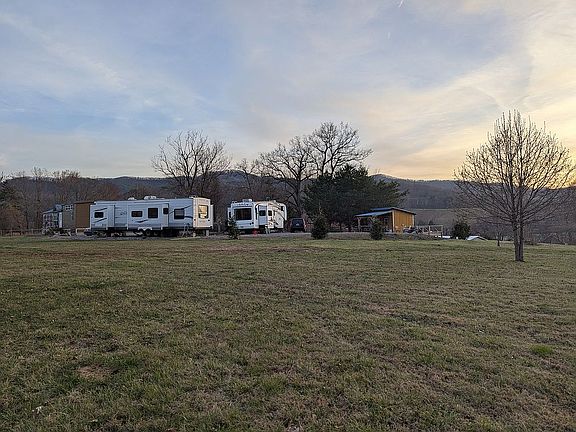 3rd image of 137 Cowboy Ln