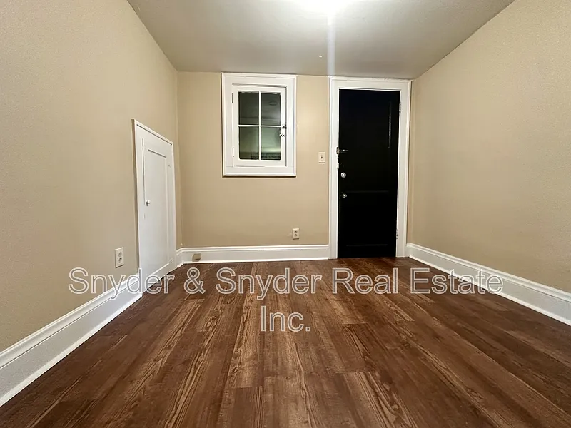 2 bed, 1.0 bath, $925 — Photo 3