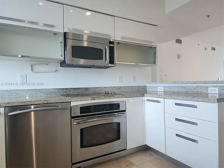 601 NE 36th St #3210 — Photo 9