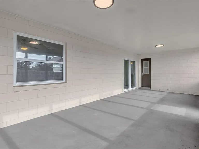 2433 Benjamin Dr — Photo 25