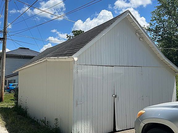 Large storage shed/garage