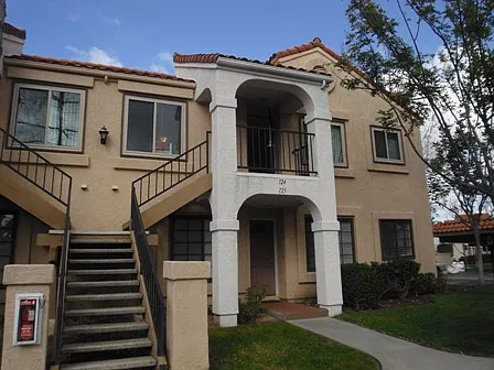 2295.00 Beautifully upgraded Condo, (West) Mira Mesa, washer dryer — Photo 1