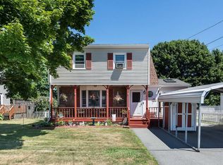 62 Beech Ave, Tiverton, RI 02878