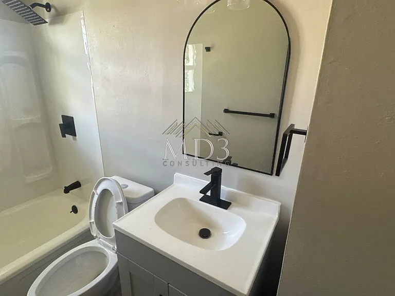 5662 Parchester Dr — Photo 15