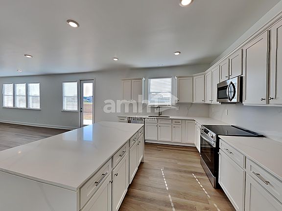 3rd image of 322 Golucke Way