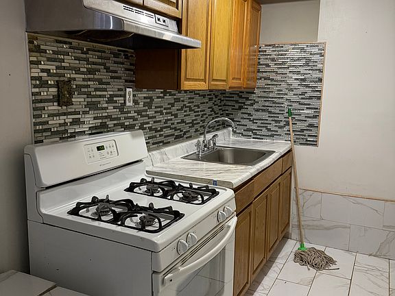 4th image of 9109 184th St #1