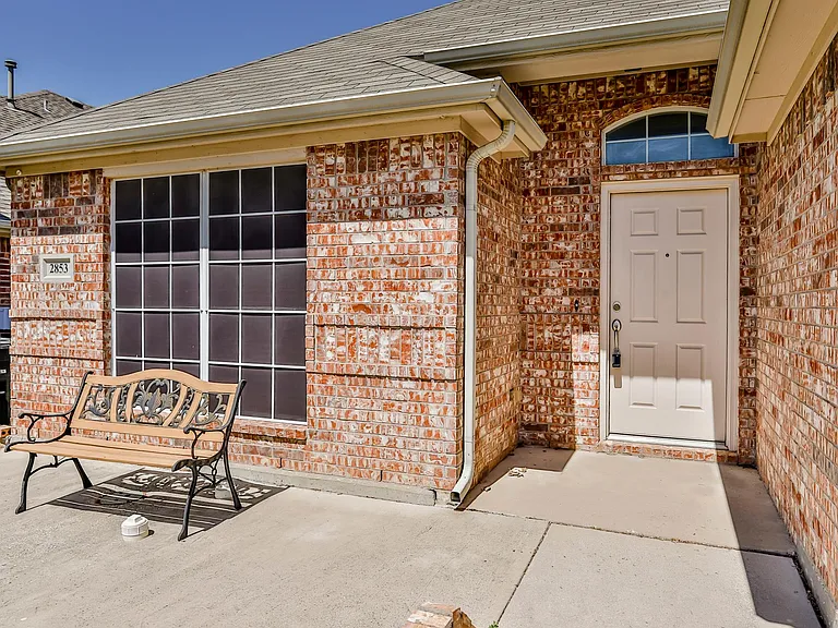 2853 Cascade Cove Dr — Photo 3