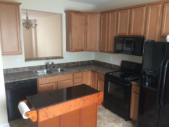 Kitchen-Granite Island