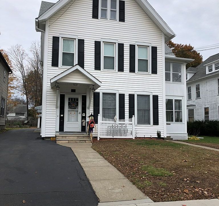 2nd image of 608 W Water St APT B