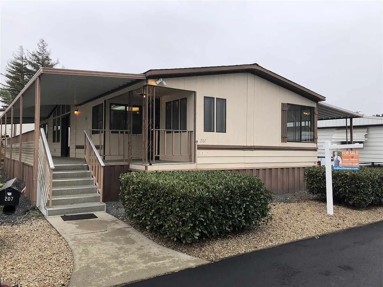 207 Kona Cir photo 1