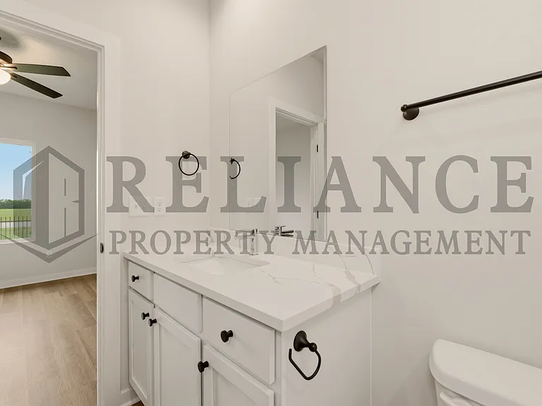 202 N Gowen St — Photo 37