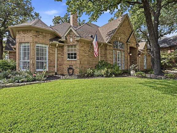 3rd image of 924 Ridge Ct