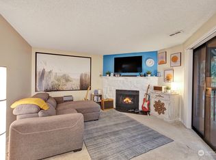 12611 NE 119th St APT F9, Kirkland, WA 98034