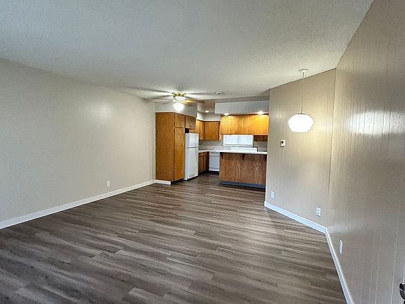 3rd image of 6305-6409 Kansas St #28