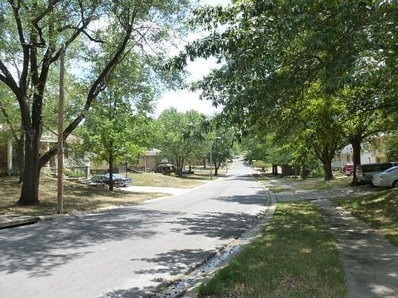 2nd image of 10606 Walrond Ave