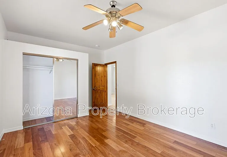 1933 W Tanya Trl — Photo 20