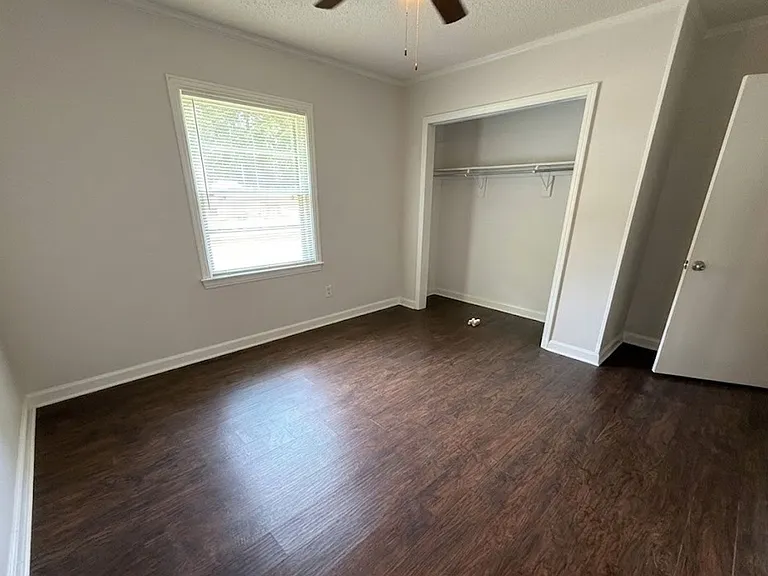 1502 Rolling Hills Dr — Photo 9