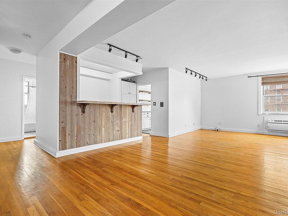 1st image of 804 Bronx River Road #5A
