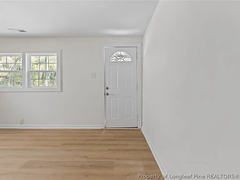 5109 Higgins St — Photo 17