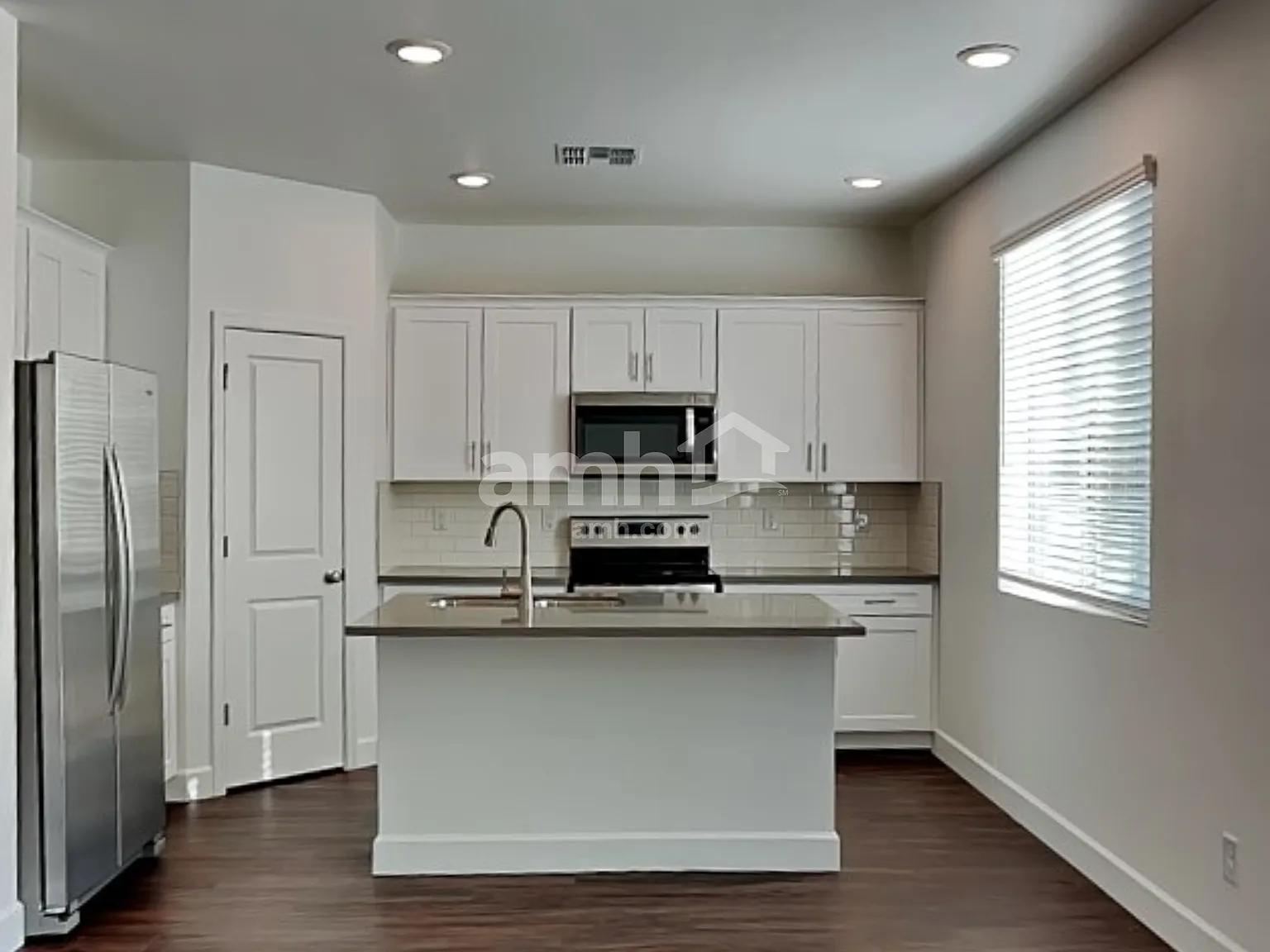 3 bed, 2.5 bath, 1766 sqft, $2,275 — Photo 4