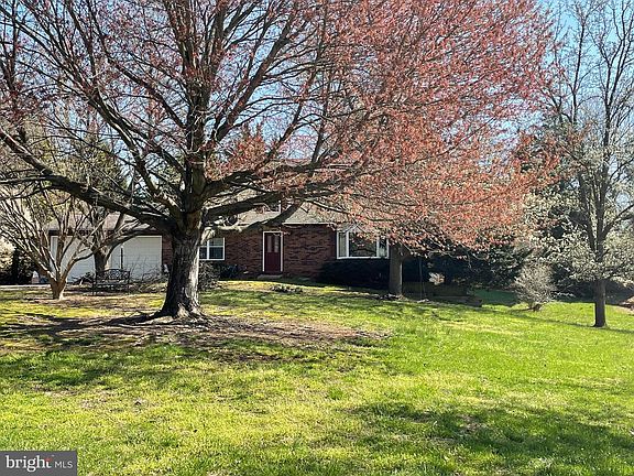 2nd image of 3409 Baywood Dr