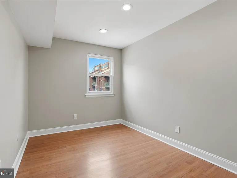 7750 Rockwell Ave — Photo 15
