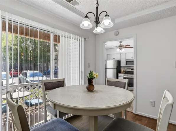 708 Inlet Quay APT B, Chesapeake, VA 23320