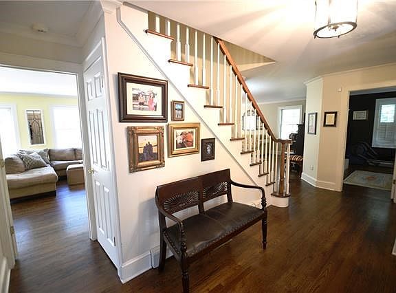 Spacious Entry Foyer