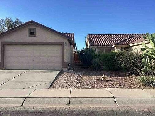 3rd image of 643 W Kingman Loop