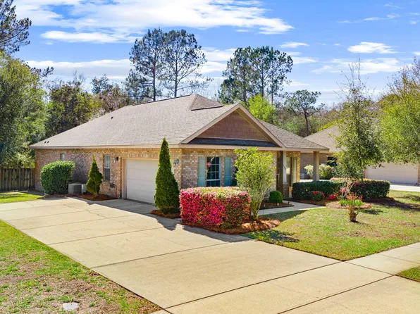 100 Camellia Ct, Freeport, FL 32439
