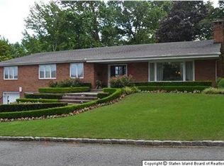 70 Benedict Rd, Staten Island, NY 10304