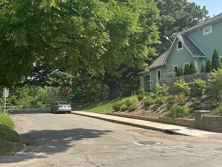 1240 N Temple Ave — Photo 4