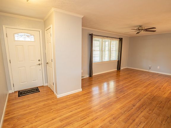 3rd image of 710 Earl Lee Dr