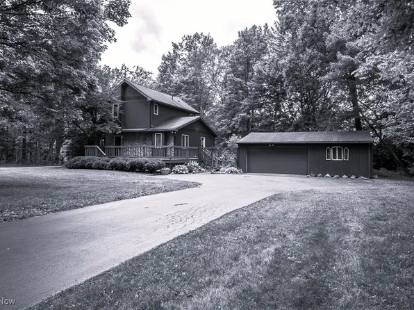 1985 Briarwood Ln, Columbiana, OH 44408