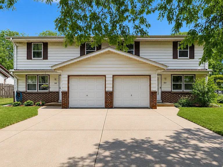 2817 Sussex Ln — Photo 1