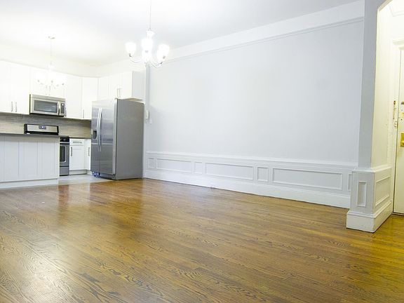 5th image of 162 W 54th St APT 7C