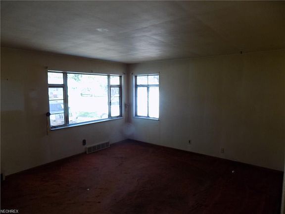 4th image of 1319 W 34th St