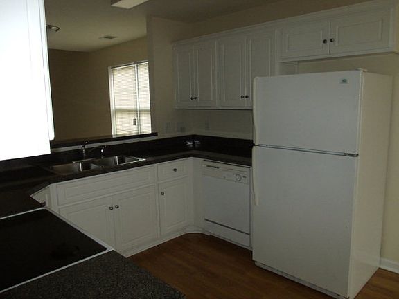 2nd image of 107 Shamrock Dr