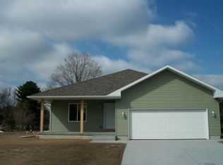 N6285 Hillcrest Rd, Pardeeville, WI 53954