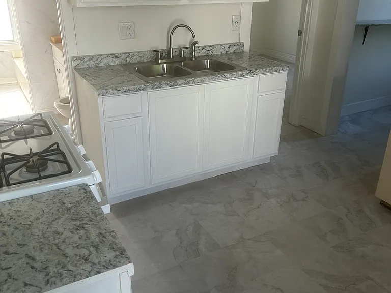 26 Grove St #26 — Photo 4