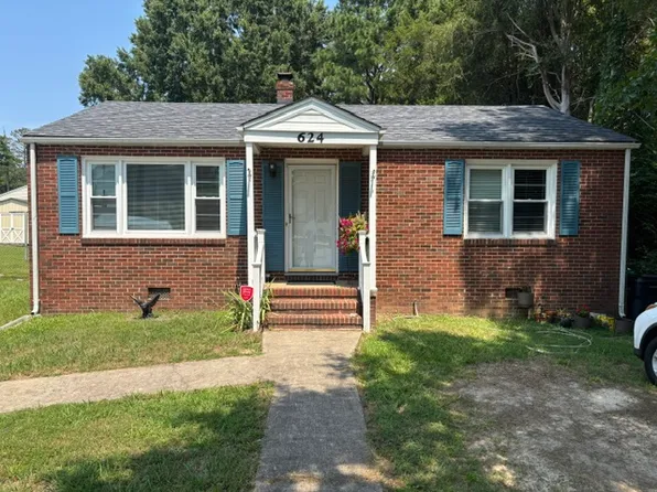 624 Lakeview Ave, Colonial Heights, VA 23834