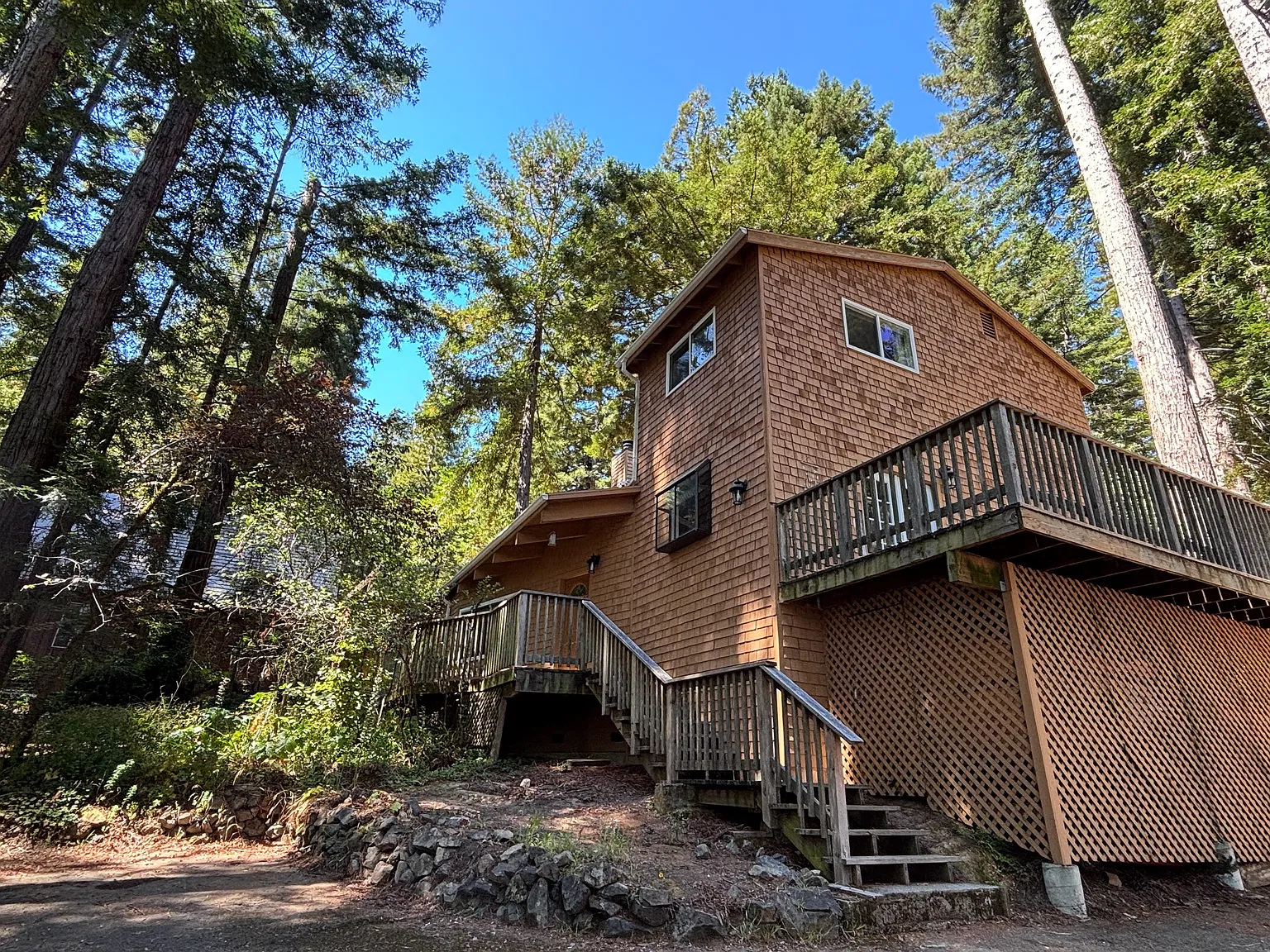 3 bed, 1.5 bath, $2,400 — Photo 1