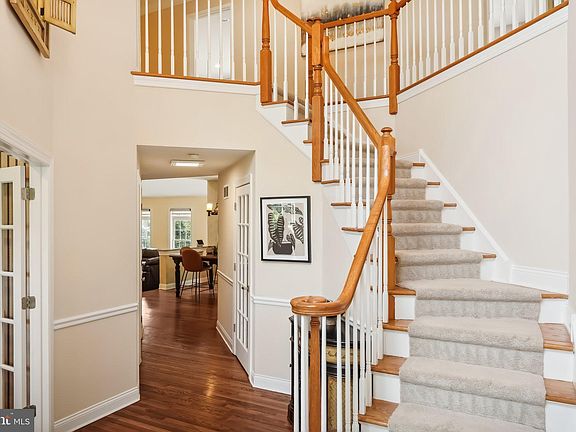 5th image of 7 Florence Dr