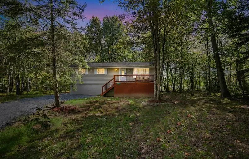 5 bed, 2144 sqft, $2,900 — Photo 3