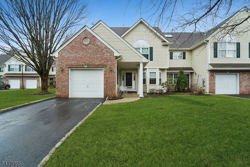 1st image of 17 Cooper Ln