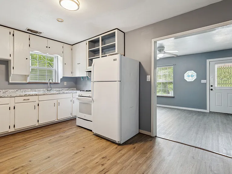 1424 Knight St — Photo 25